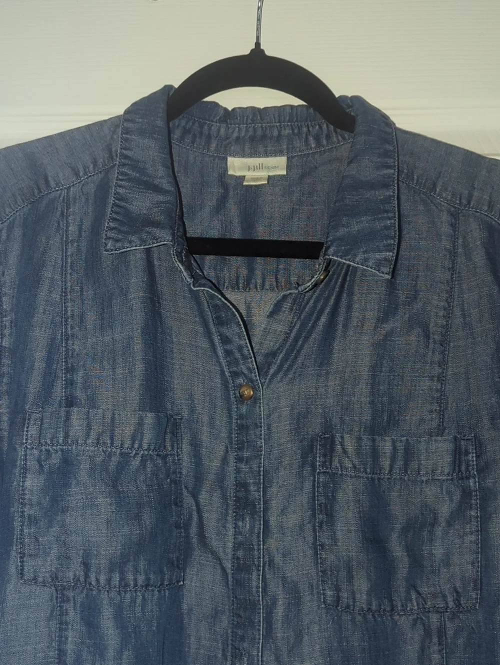 N/A button up